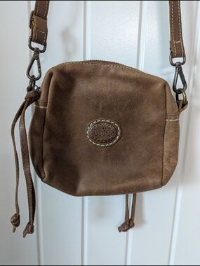 Roots Small Brown Leathers Small Crossbody Bag